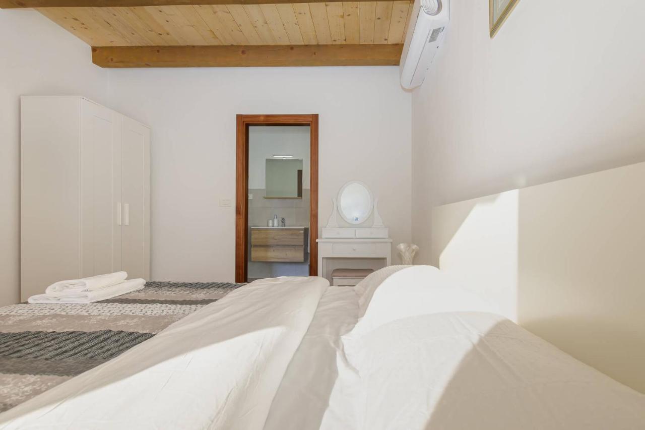 Villa David - Luxurious Secluded Villa With A Heated Pool Butkovici  Luaran gambar