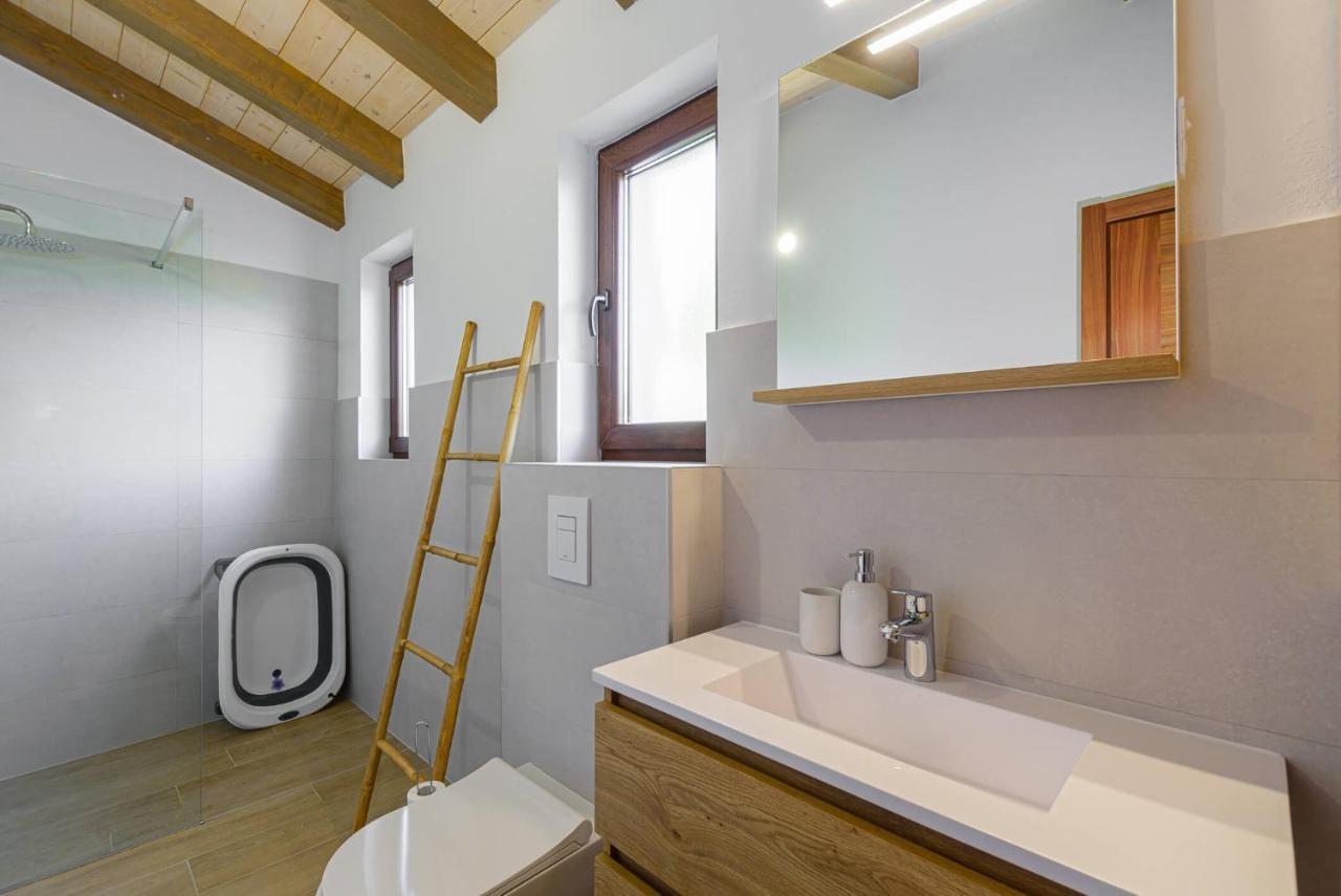 Villa David - Luxurious Secluded Villa With A Heated Pool Butkovici  Luaran gambar