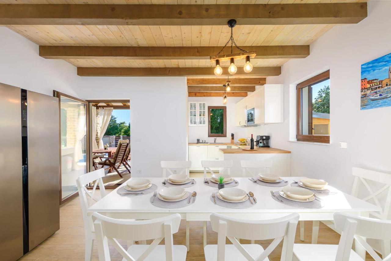 Villa David - Luxurious Secluded Villa With A Heated Pool Butkovici  Luaran gambar